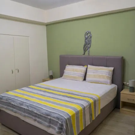 Maya Apartmán Ermupoli