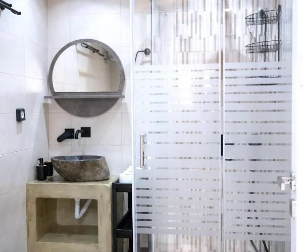 アパート Maya エルムポリ