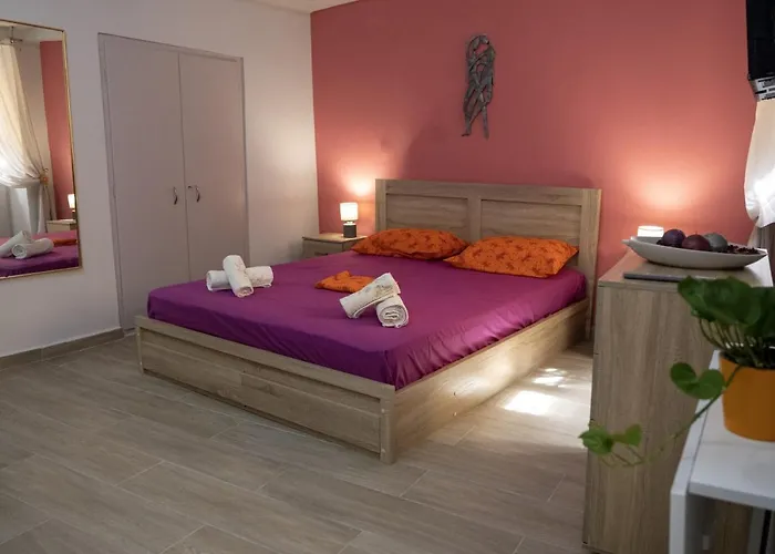 アパート Maya エルムポリ