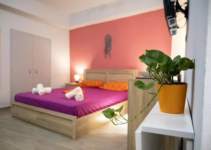 Maya アパート エルムポリ